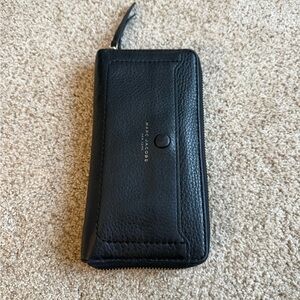 Marc Jacobs Black Zip Wallet